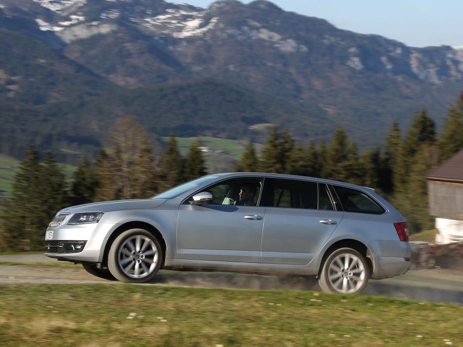  Skoda Octavia Combi 4x4 2013 года  (фото 23 из 23)